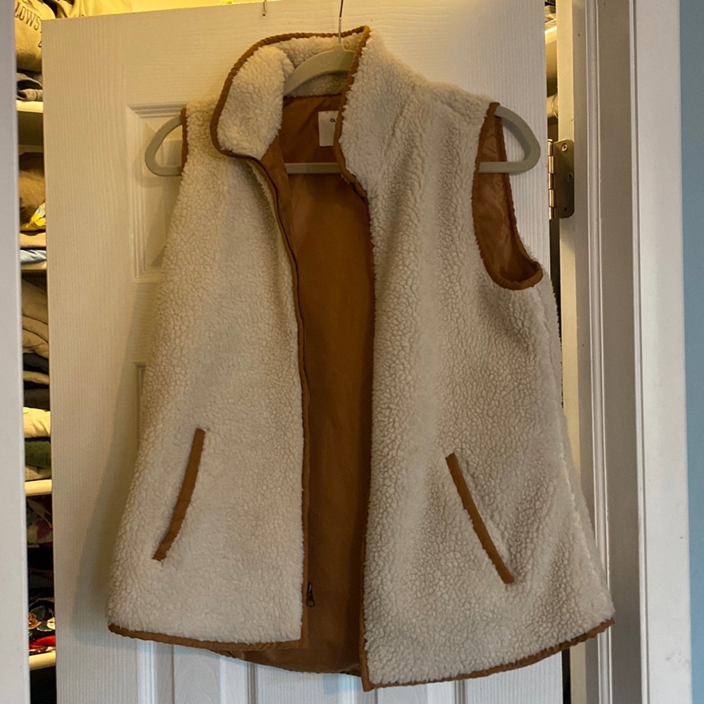 OLD NAVY Sherpa vest, size M